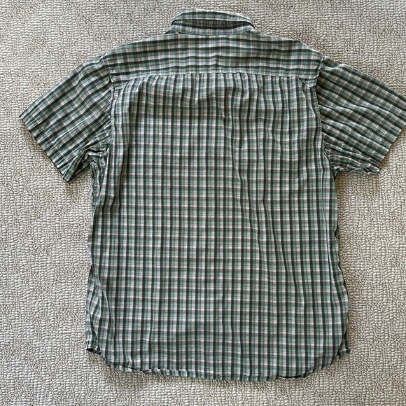 Men’s Columbia button up short sleeve shirt - Picture 5 of 6